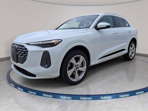 Glacier White 2026 Audi Q5 PLUS