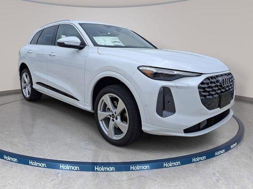 Glacier White 2026 Audi Q5 PLUS