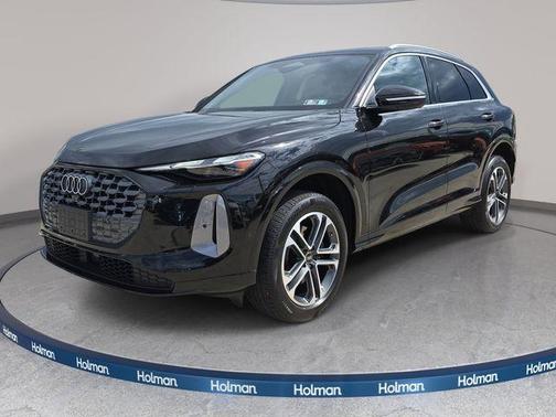 Mythos Black Metallic 2025 Audi Q5 2.0T quattro Premium