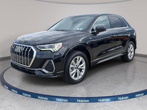 Mythos Black Metallic 2025 Audi Q3 45 S line Premium