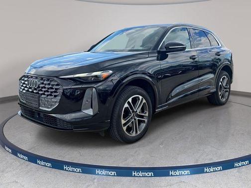 Mythos Black Metallic 2025 Audi Q5 2.0T quattro Premium