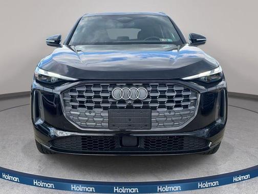 Mythos Black Metallic 2025 Audi Q5 2.0T quattro Premium