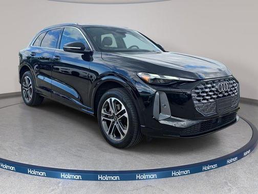 Mythos Black Metallic 2025 Audi Q5 2.0T quattro Premium