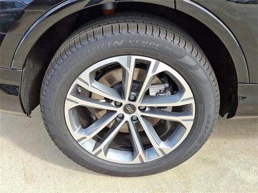 2026 Audi Q7 45 Premium