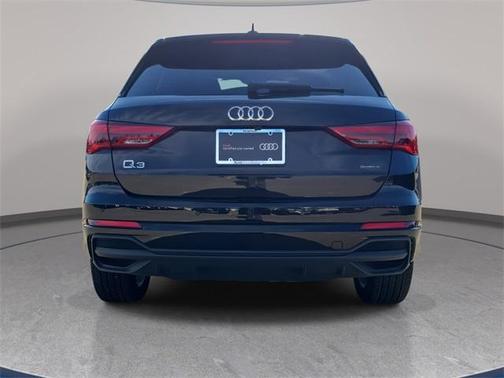 2024 Audi Q3 45 S line Premium