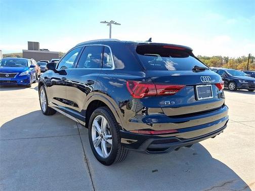 2024 Audi Q3 45 S line Premium