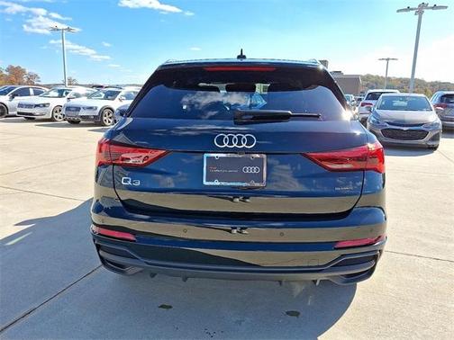 2024 Audi Q3 45 S line Premium
