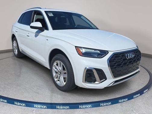 Glacier White Metallic 2023 Audi Q5 45 S line quattro Premium