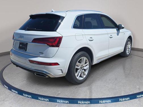 Glacier White Metallic 2023 Audi Q5 45 S line quattro Premium