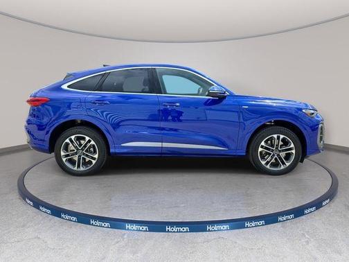 Ultra Blue Metallic 2025 Audi Q5 2.0T Premium
