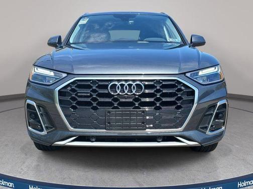 Daytona Gray Pearl Effect 2023 Audi Q5 45 S line quattro Premium