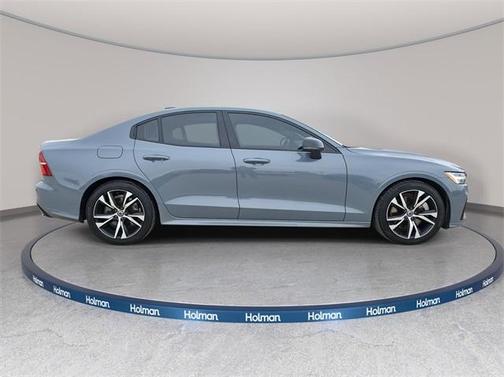 2022 Volvo S60 Recharge Plug-In Hybrid T8 R-Design