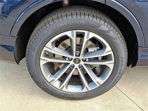 2026 Audi Q7 45 Premium