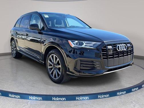2023 Audi Q7 45 Premium Plus