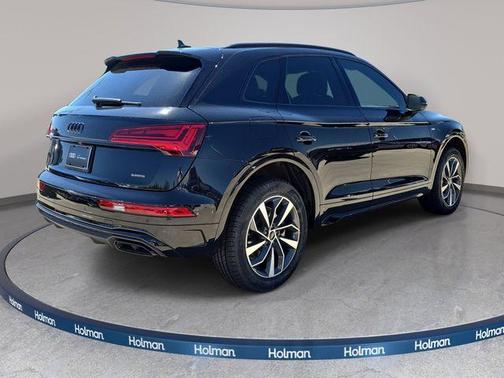 Mythos Black Metallic 2024 Audi Q5 45 S line quattro Premium