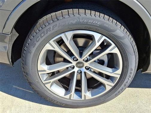 2026 Audi Q7 45 Premium