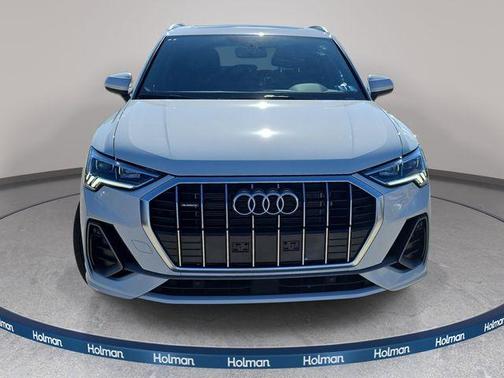 Glacier White Metallic 2025 Audi Q3 45 S line Premium