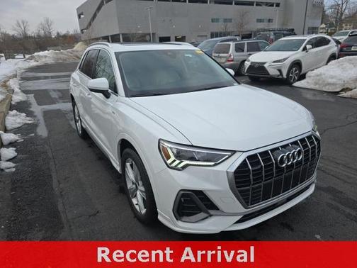 2022 Audi Q3 45 S line Premium