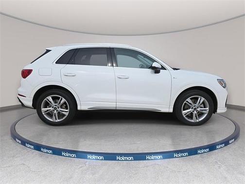 2022 Audi Q3 45 S line Premium