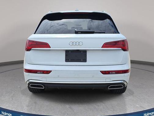 Glacier White Metallic 2024 Audi Q5 45 S line quattro Premium