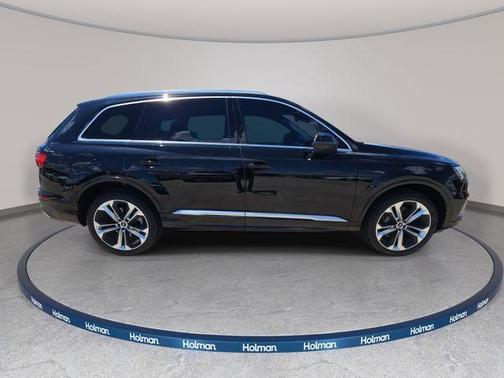 Mythos Black Metallic 2023 Audi Q7 55 Premium Plus