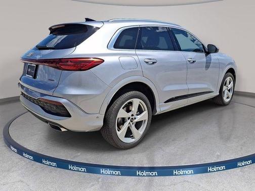 Florett Silver Metallic 2026 Audi Q5 PLUS