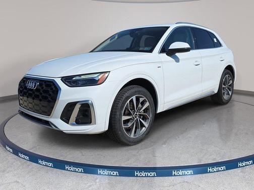 Glacier White Metallic 2023 Audi Q5 45 S line quattro Premium