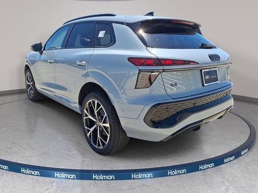 Arrow Gray Pearl 2026 Audi Q3 S line