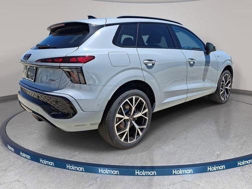 Arrow Gray Pearl 2026 Audi Q3 S line