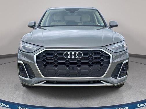 Chronos Gray Metallic 2023 Audi Q5 e 55 S line quattro Premium
