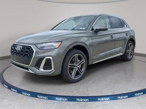 Chronos Gray Metallic 2023 Audi Q5 e 55 S line quattro Premium