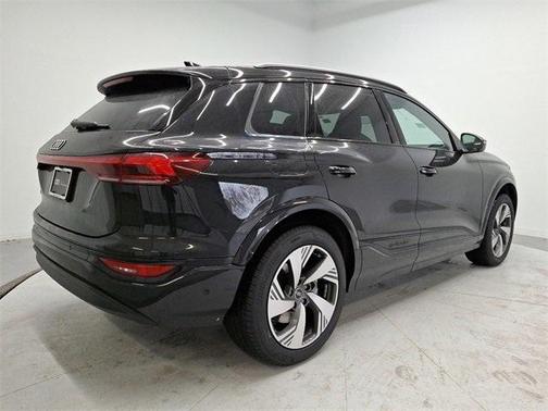 2025 Audi Q6 e-tron Premium