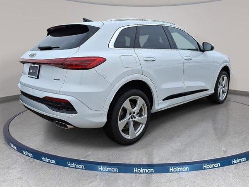 Glacier White Metallic 2025 Audi Q5 2.0T quattro Premium