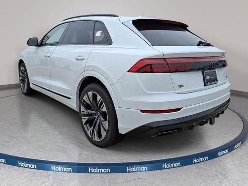 Glacier White Metallic 2026 Audi Q8 55 Premium