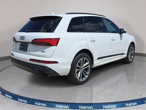 Carrara White 2026 Audi Q7 55