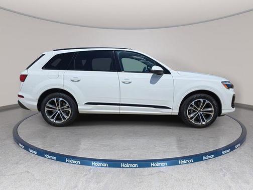 Carrara White 2026 Audi Q7 55