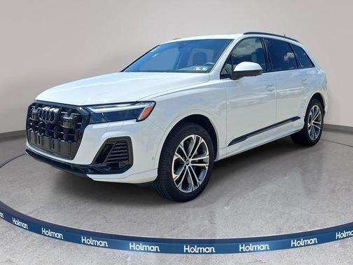 Carrara White 2026 Audi Q7 55
