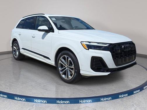 Carrara White 2026 Audi Q7 55