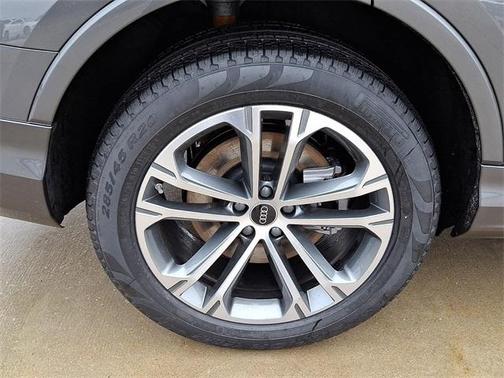 2026 Audi Q7 45 Premium