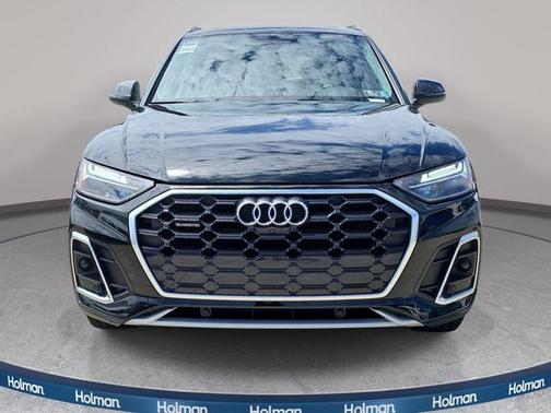Mythos Black Metallic 2023 Audi Q5 45 S line quattro Premium