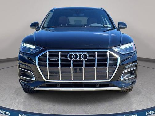 Brilliant Black 2023 Audi Q5 40 Premium