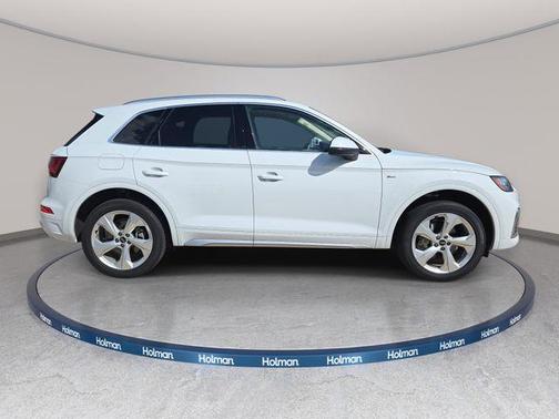 Glacier White Metallic 2023 Audi Q5 45 S line quattro Premium
