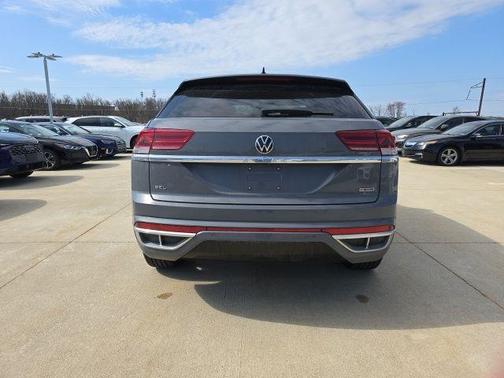 2022 Volkswagen Atlas Cross Sport 2.0T SEL R-Line