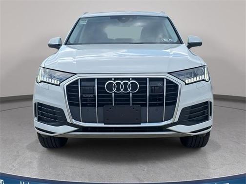 2024 Audi Q7 45 Premium Plus