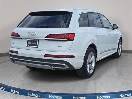 2024 Audi Q7 45 Premium Plus