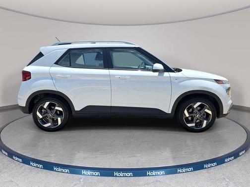 Lunar White 2025 Hyundai VENUE SEL