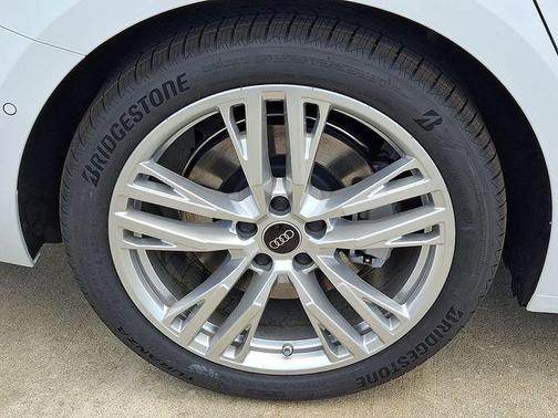Glacier White Metallic 2026 Audi A5
