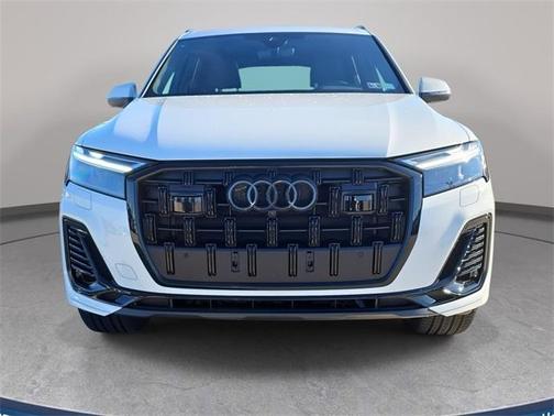 2025 Audi Q7 45 Premium