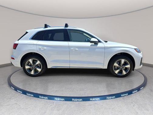 Ibis White 2023 Audi Q5 40 Premium