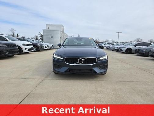 2020 Volvo S60 T5 Momentum